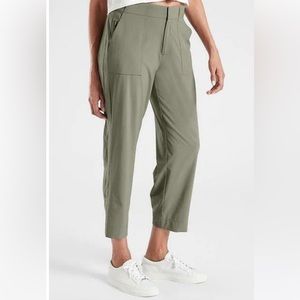 Athleta Tribeca Utility Crop Pant. Size 6. Color Laurel Olive.